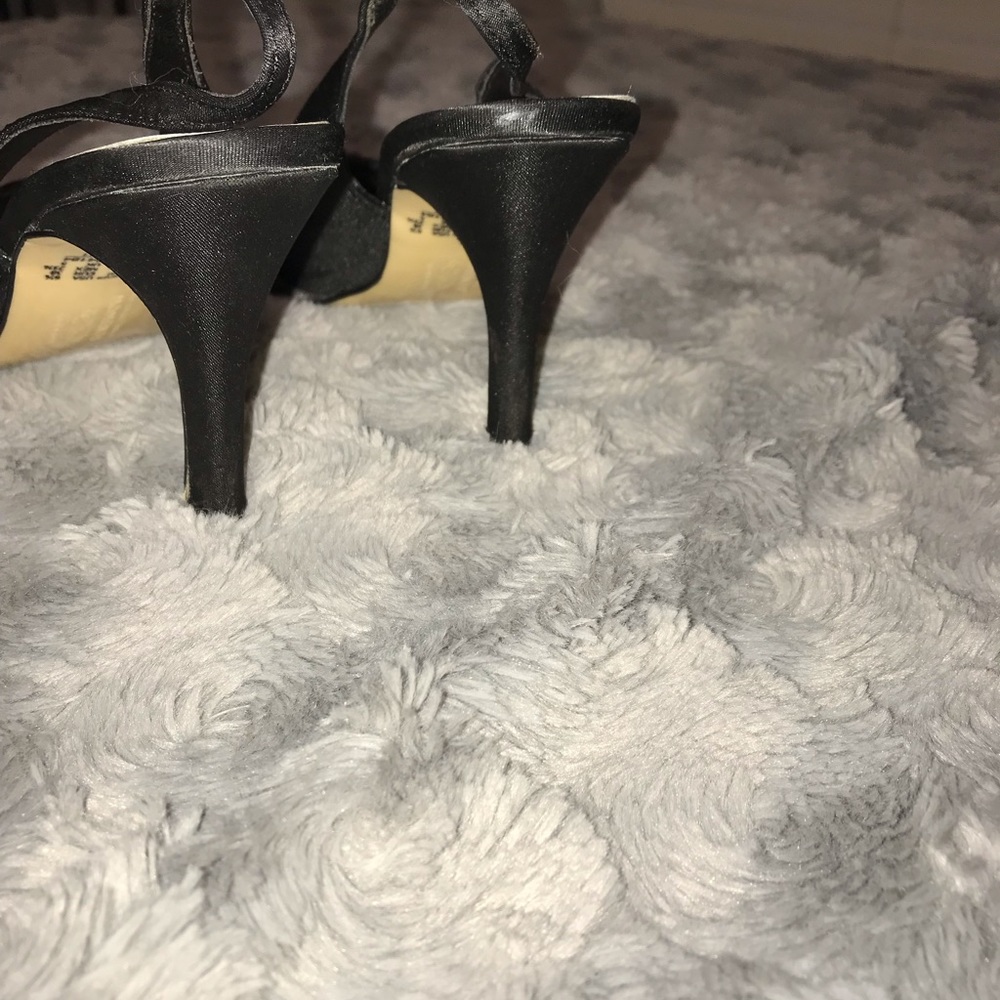 Heels - Picture 5 of 7